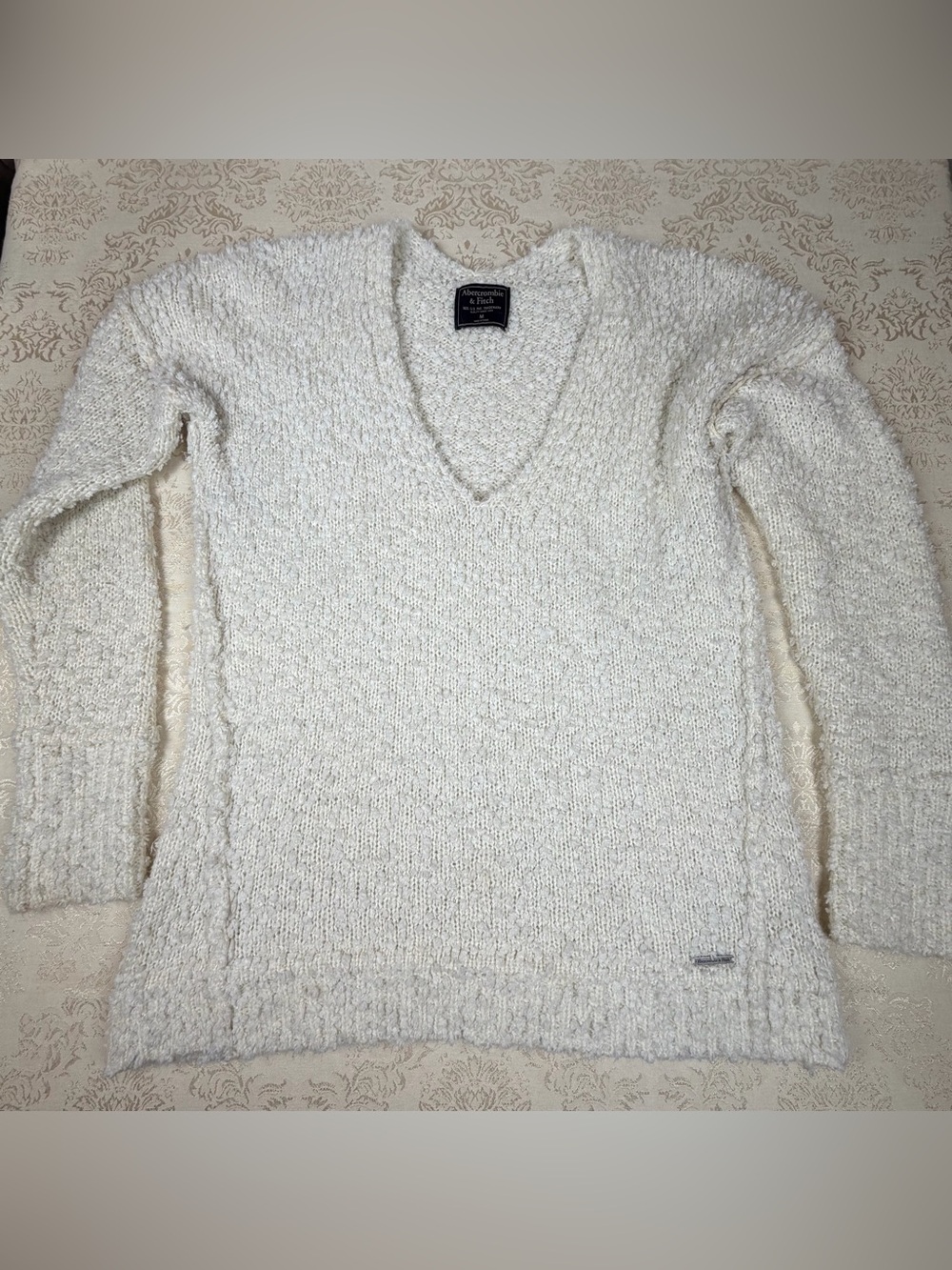 Abercrombie & Fitch Cream Textured V-Neck Sweater Medium